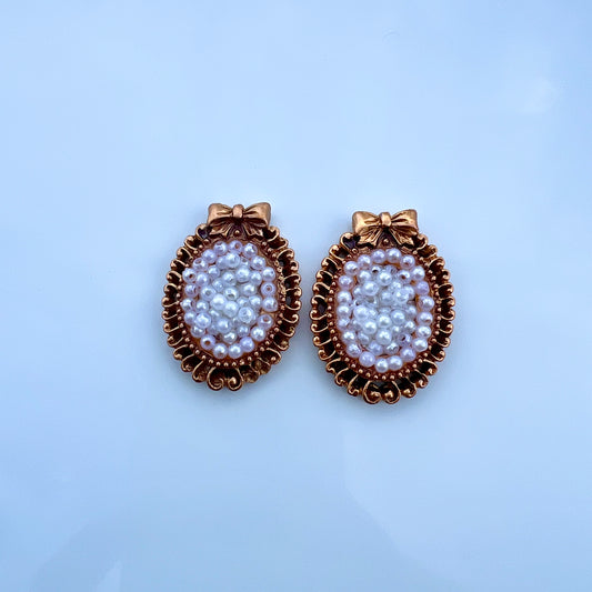 Framed- Mini pearls